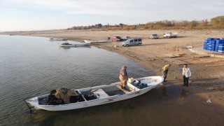 Balıkçılar, Hirfanlı Barajı'nda avladıkları gümüş balığı için işleme tesisi istiyor
