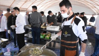 Şırnaklılara 'Hamsi Günü' etkinliğinde 1,5 ton balık ikram edildi