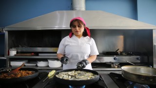 Restoranıyla Mardin'in 'Balıkçı Azize'si oldu