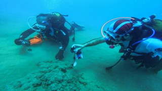 Fotoğraf tutkunları Mersin kıyılarındaki su altı kanyonları için dalıyor