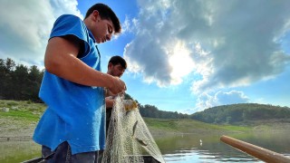 Osmaniye'de balıkçıların baraj gölünde av mesaisi başladı