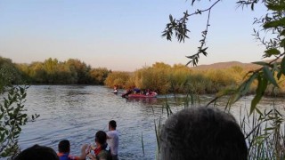 Murat Nehri'nde mahsur kalan 3 kişi kurtarıldı