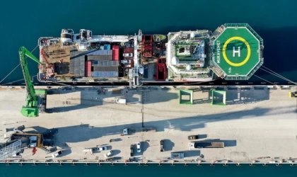 Türkiye'nin su altı inşaat gemisi "Mukavemet" depremzedeler için görevde