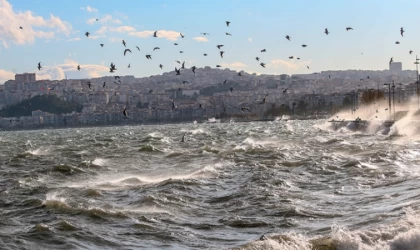 İzmir'de vapur seferleri tekrar başladı