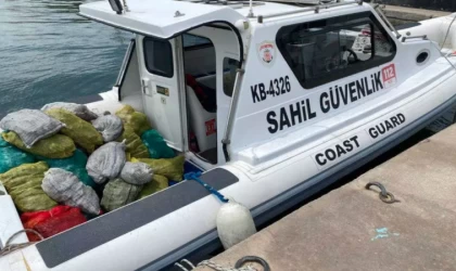 İzmir Körfezi'nde kaçak midye avcılığı yapan 3 kişi yakalandı