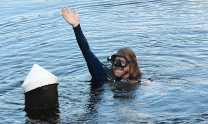 Denizaltında en uzun süre yaşama" rekorunu kıran bilim insanı yüzeye çıktı