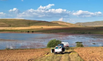 Bayburt'ta balık tutmak için gölete giren kişi kayboldu