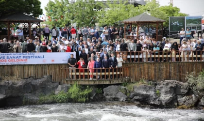 "11. Uluslararası İnci Kefali Göçü Kültür ve Sanat Festivali"ne binlerce kişi katıldı