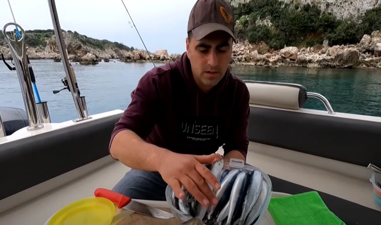 Balık Yakala Ya Da Aç Kal / 1. Gün Öyle Bir Sürü Bulduk Kİ !!